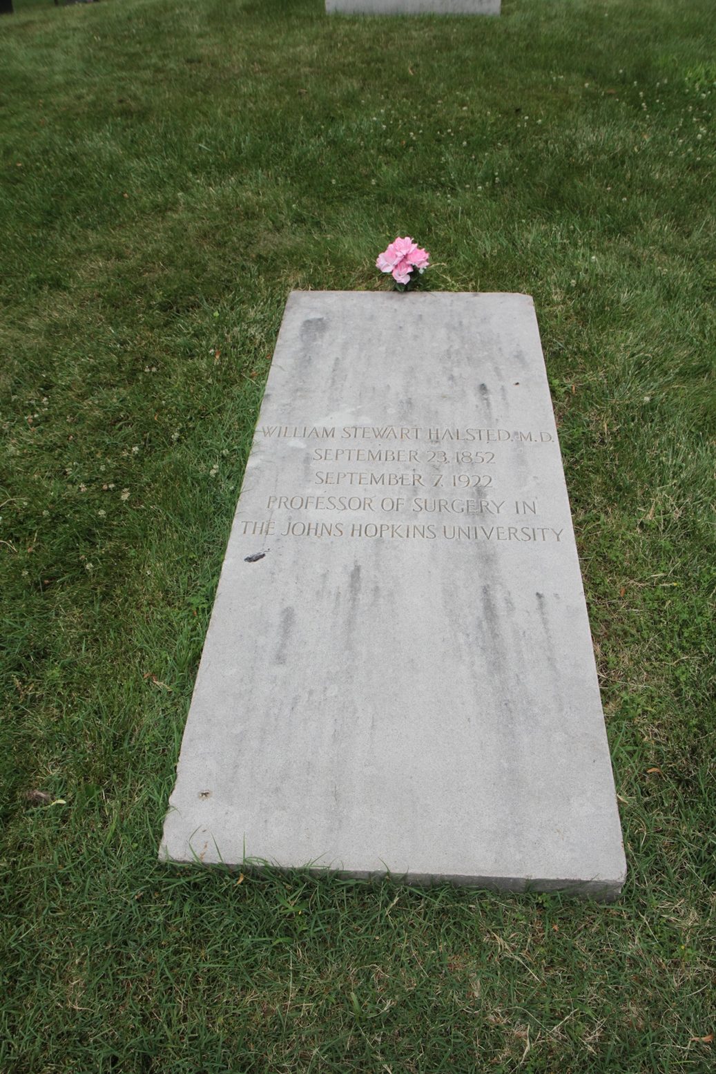 William Stewart Halsted's tomb, Green-Wood Cemetery, Brooklyn NY - 02.JPG